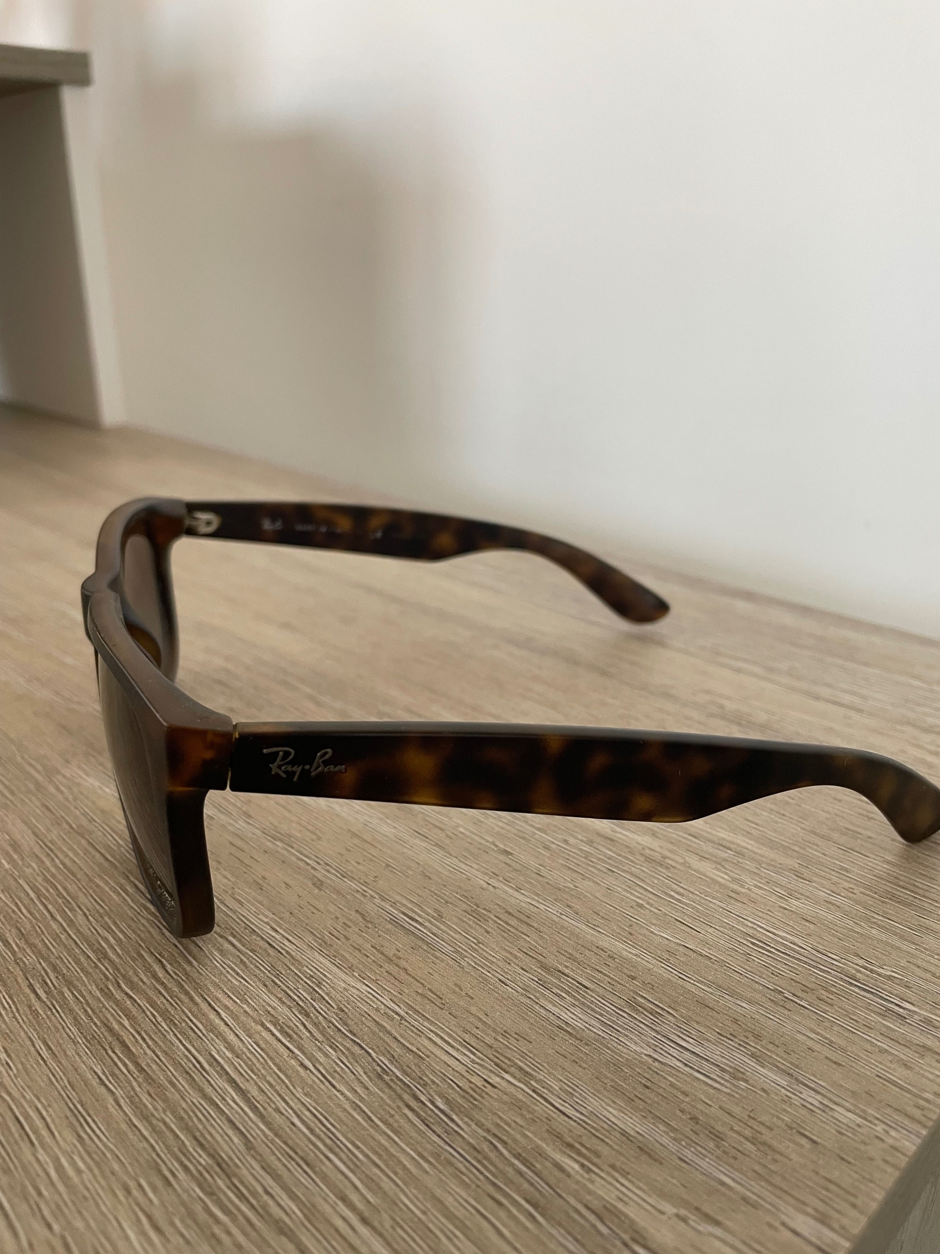 Продавам очила Ray-Ban