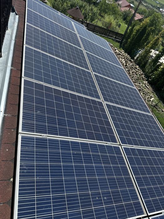 Acumulator victron energy si panou fotovoltaic axitec