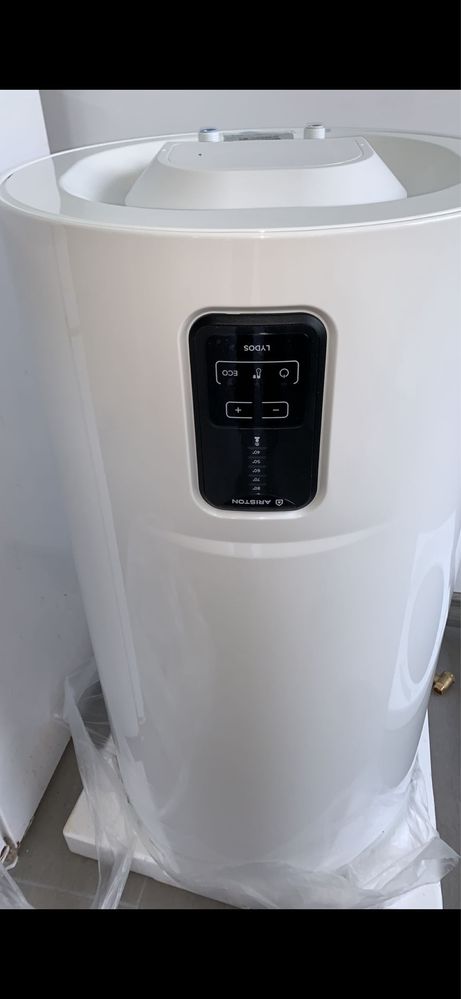 Vand sau schimb Boiler electric digatal nou Aristion 100
