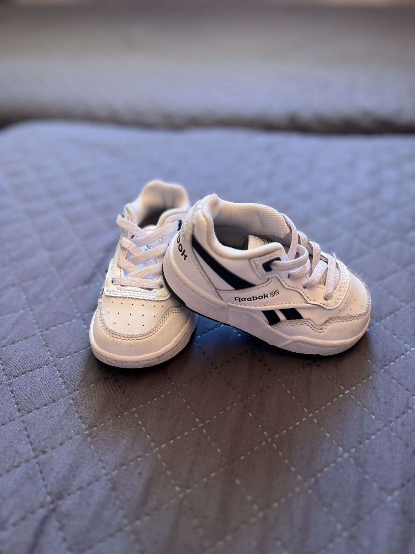 Оригинални бебешки маратонки-"Reebok"