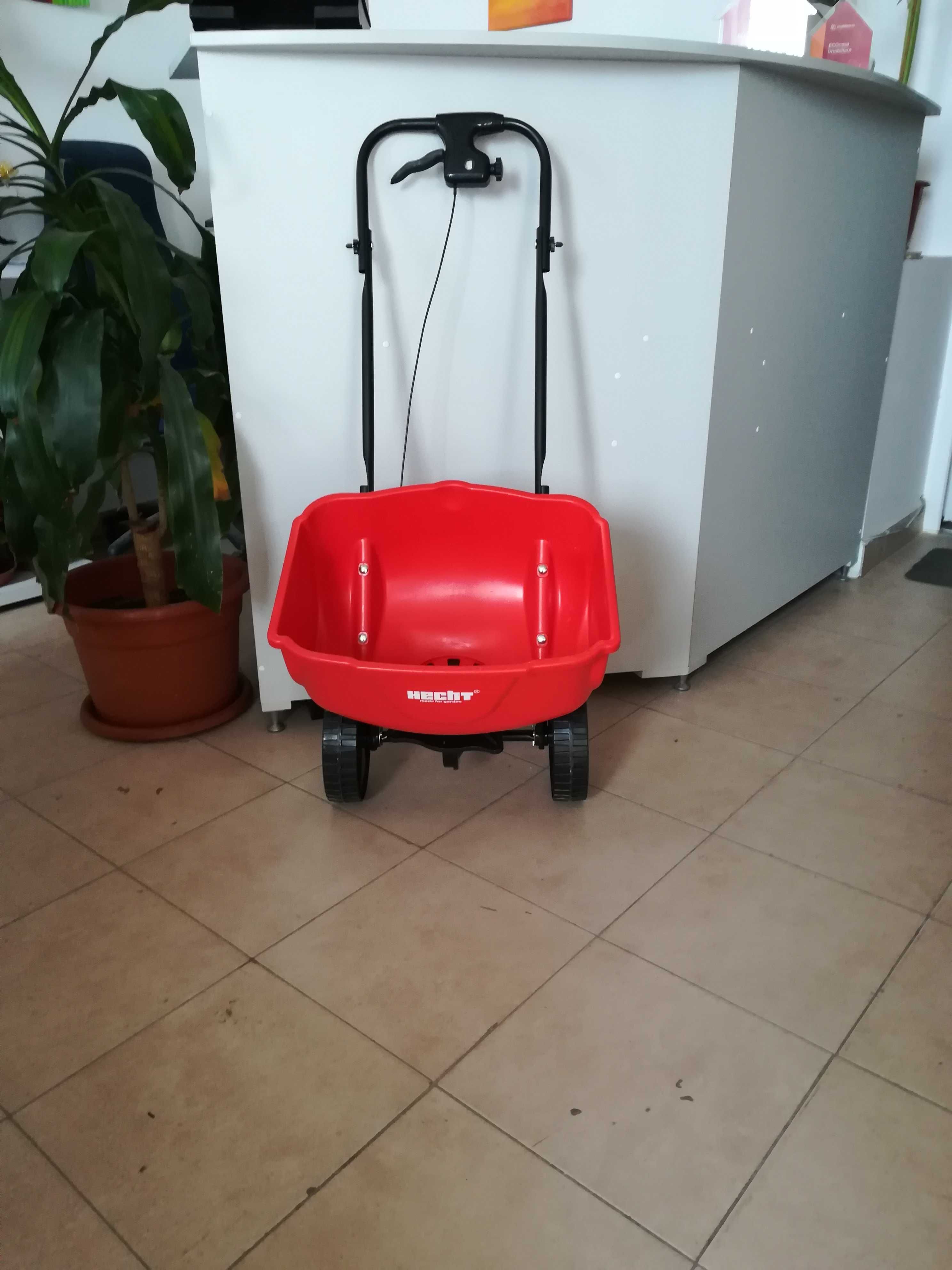 Masina de aerat, scarificator, tavalug, totul pentru gazon