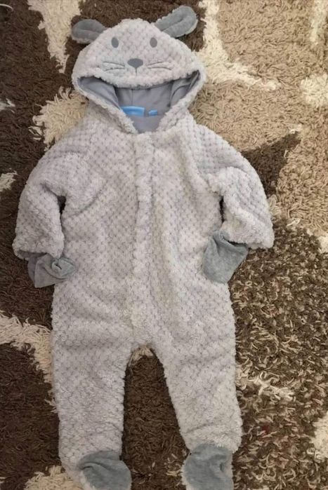 Плюшен гащеризон Зайко 62 см