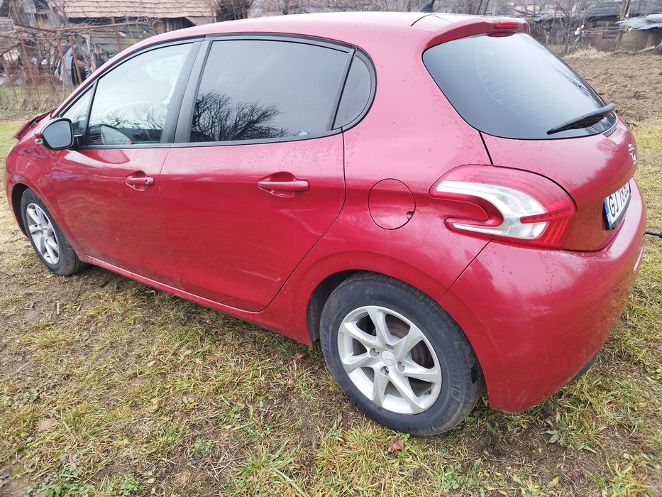vind ușa ,uși,bara,interior banchete scaune Peugeot 208 an 2013