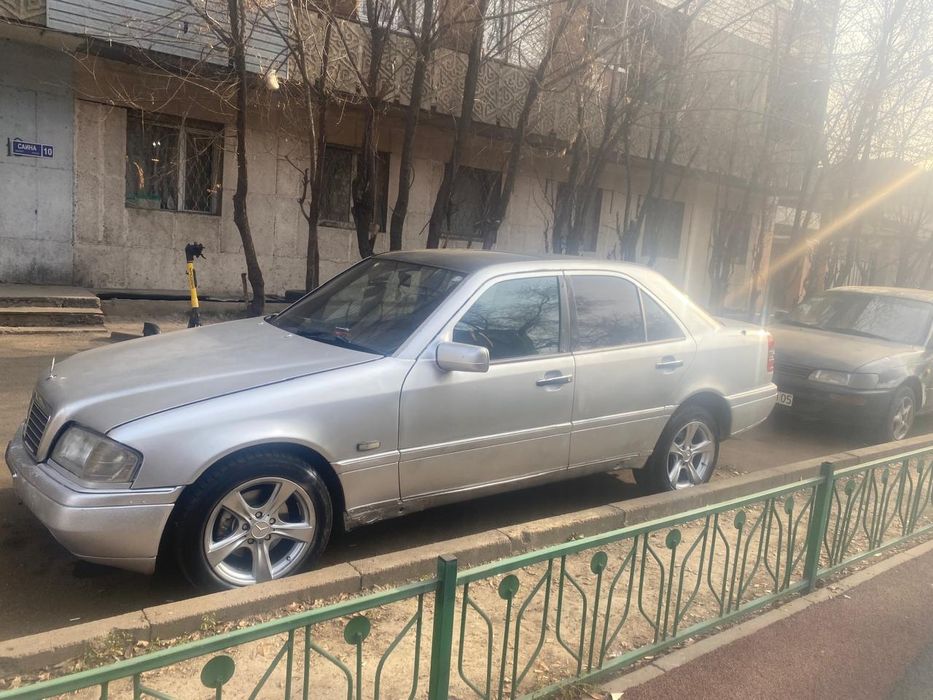 Срочно продам мерседес c 280