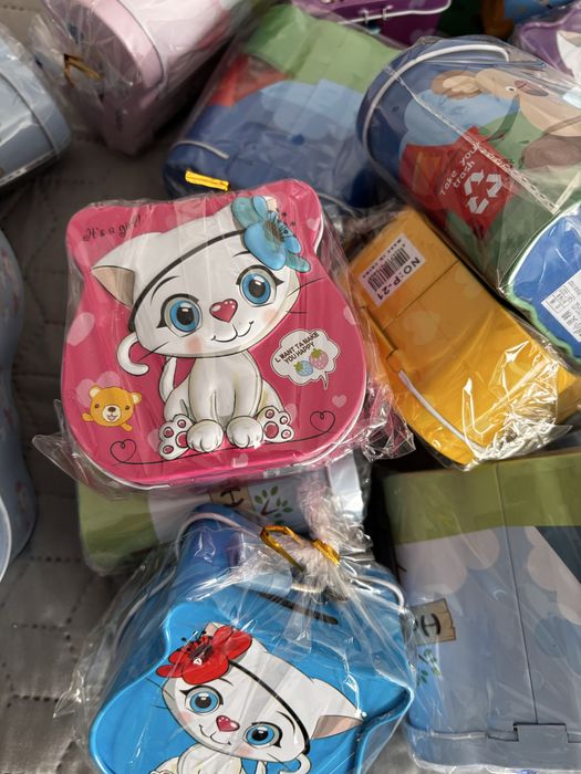 Jucarii, pusculite, brelocuri - angro