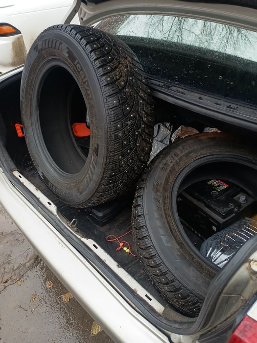 Продам 2 покрышки