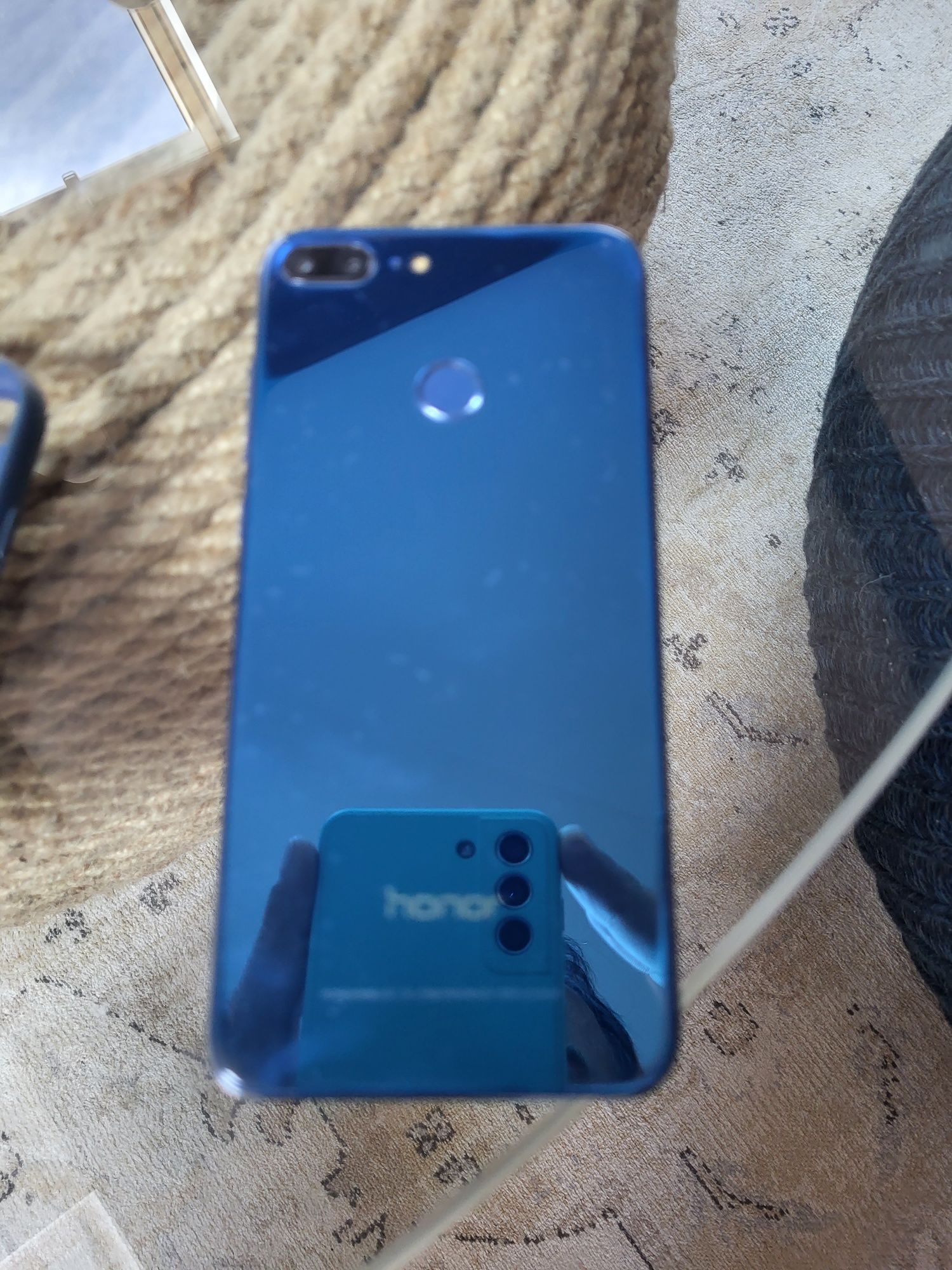 Продавам Honor 9 lite 64gb 4gb ram