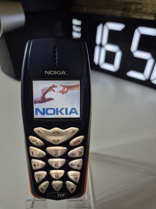 Telefon pentru nostalgicii