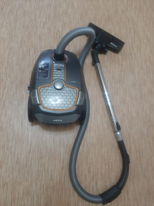 Продам  рабочий пылесос