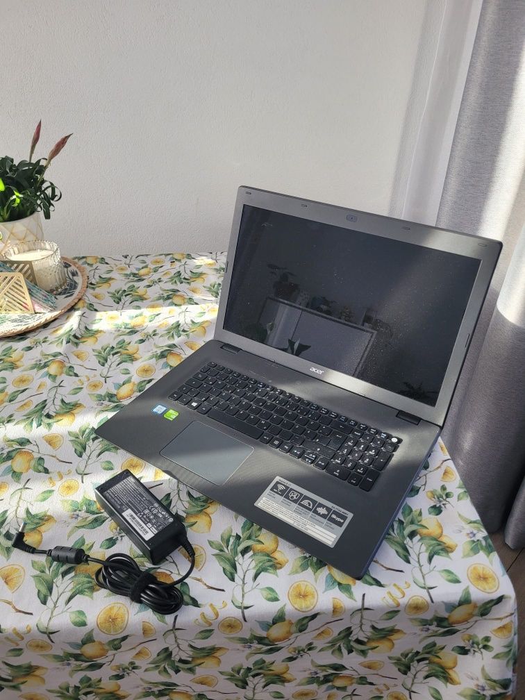 Vând laptop Acer E5-773G intel i5 ssd 512gb