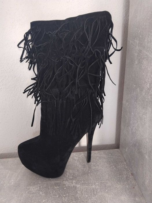 Дамски бутуши на платформа