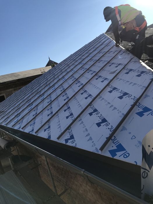 Acoperiș nou? Reparații rapide?** Noi îți facem acoperișul să reziste