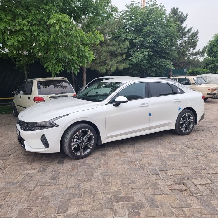 Kia k5  2024 salondan olingan