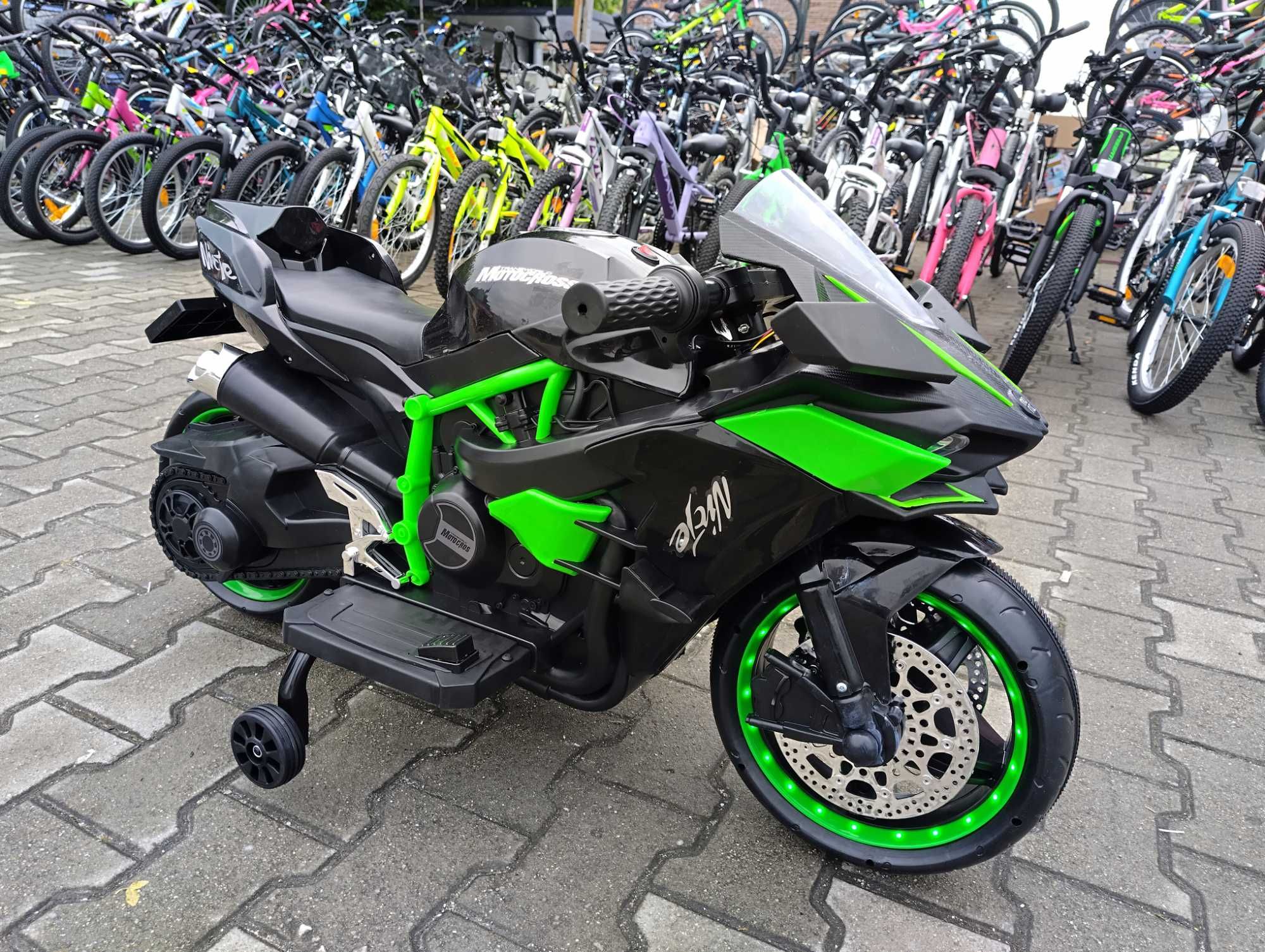 KAWASAKI акумулаторен мотор NINJA DUO черен