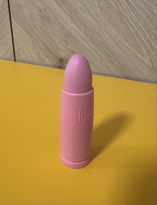 Червило на Jeffrey Star, цвят Man Down