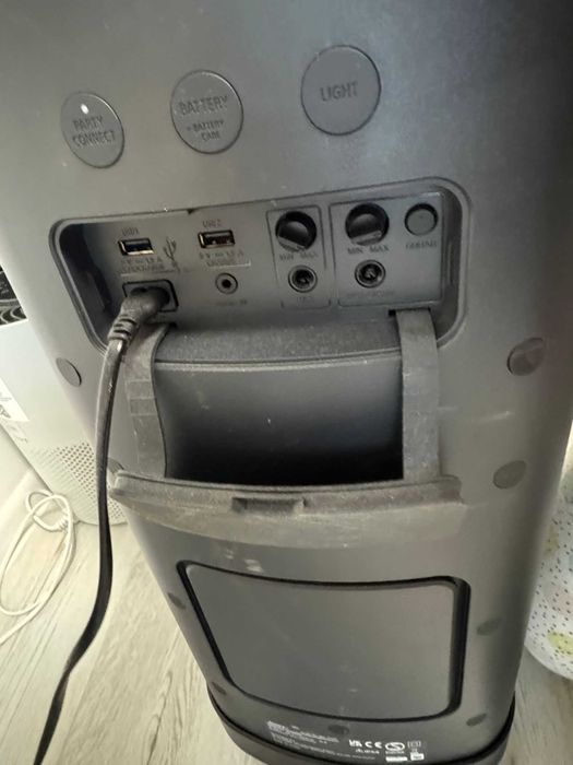 vand boxa sony xp 700