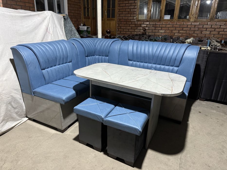 Продаётся кухоный уголок