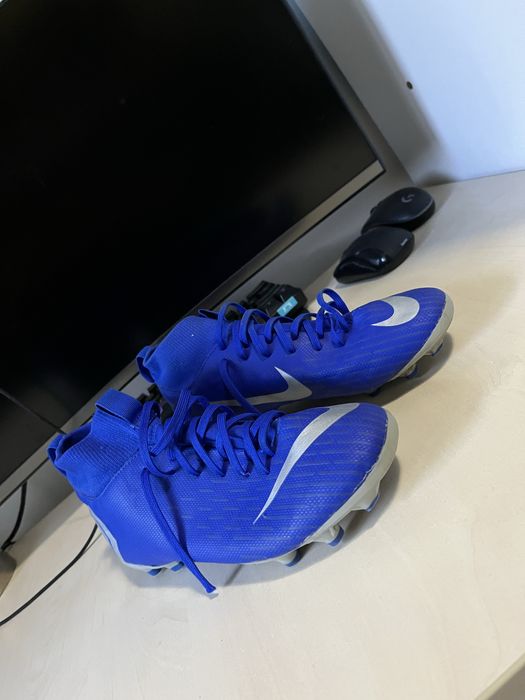Ghete de fotbal nike mercurial