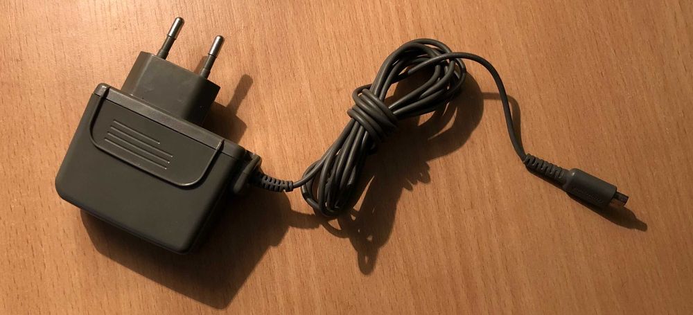 Alimentator Nintendo DS etc - 5,2V - 450 mA - original