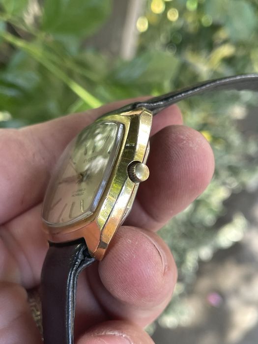 Ceas model tv elvetian