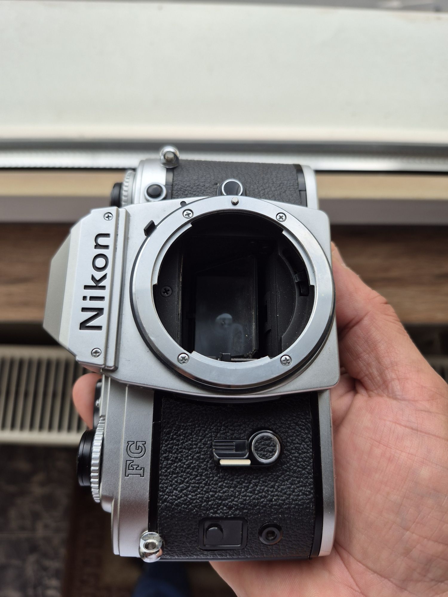 SLR Nikon FG body