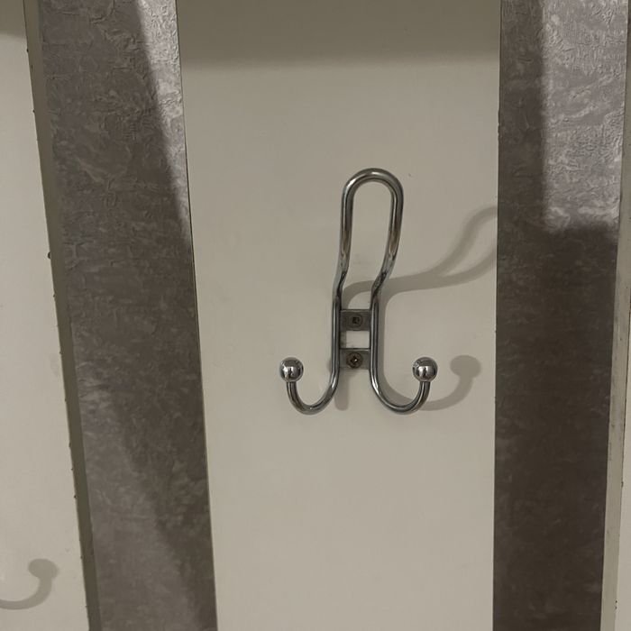 Срочно продам  прихоже