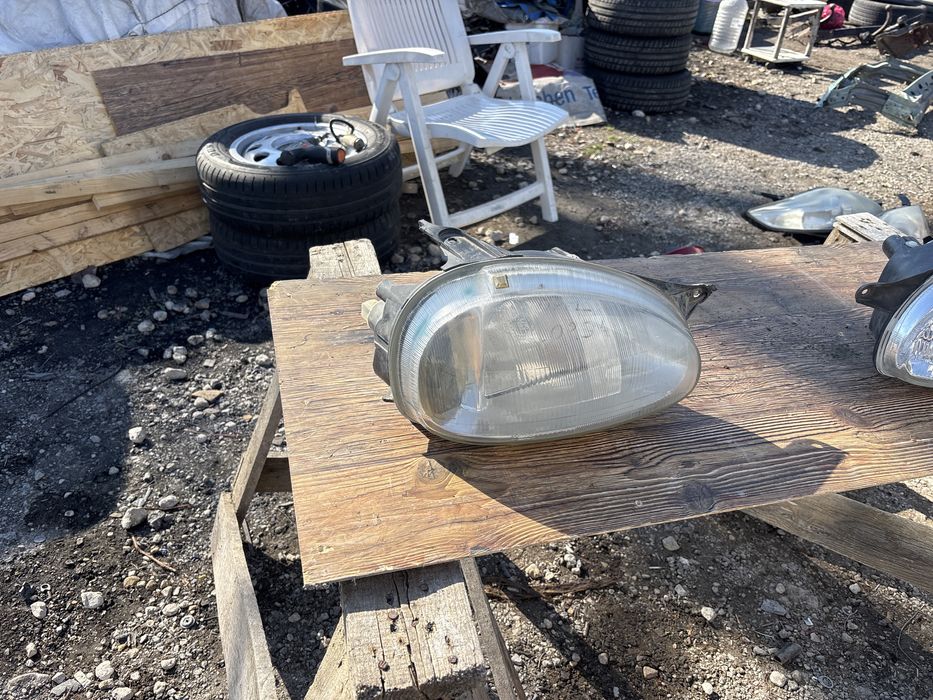 Десни Фарове за Опел Корса Б 1994- 1999г