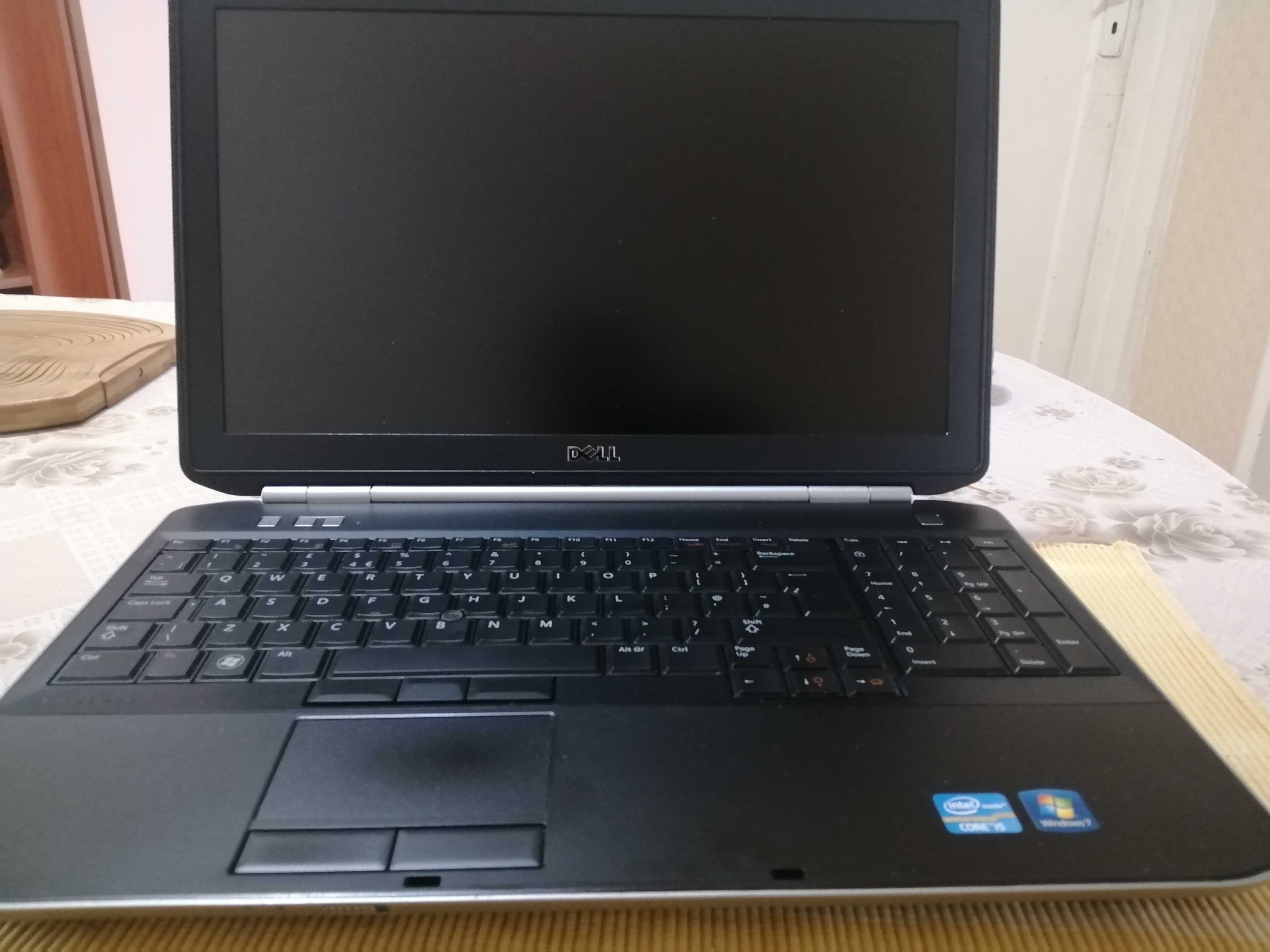 лаптоп E 5520 latitude