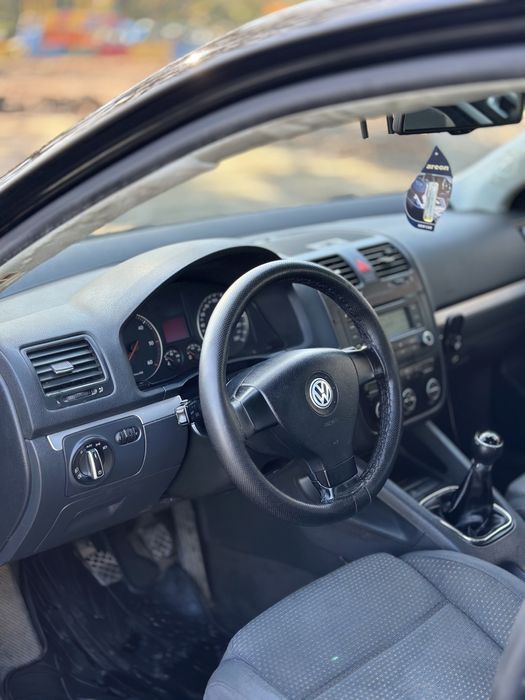 Vând Vw Jetta 2.0 BKD 140 cai 6 trepte 2007 Proprietar !