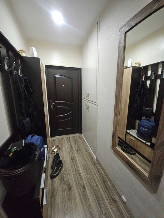 Продава 3 стаен апартамент в района на Казармата