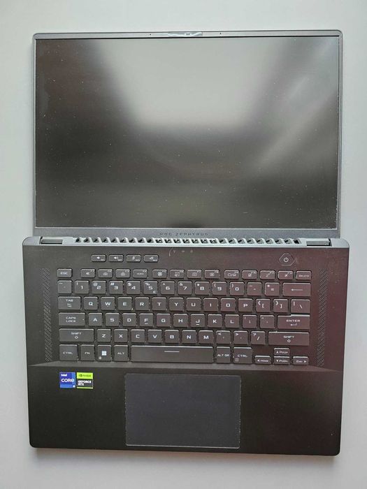 Лаптоп Asus ROG Zephyrus M16, i9-13900H, RTX 4070, 32GB RAM, 1TB SSD
