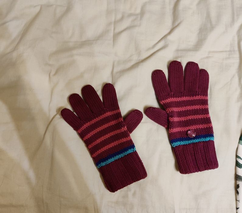 Вязаные женские полосатые перчатки колорблок Q/S by s.Oliver