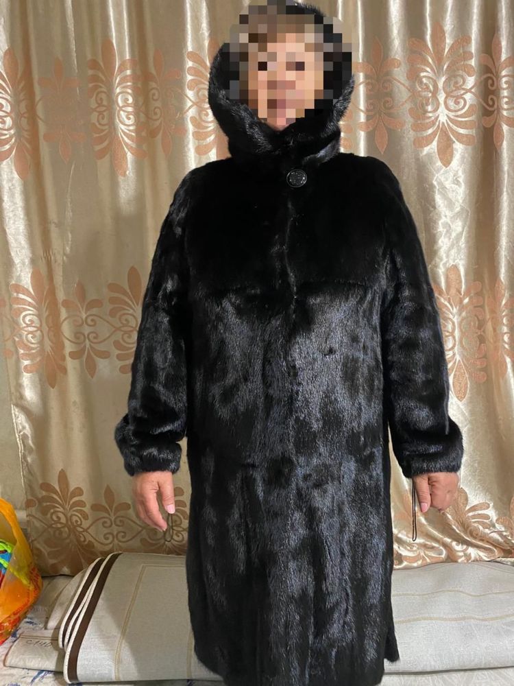 Продам черную норковую шубу