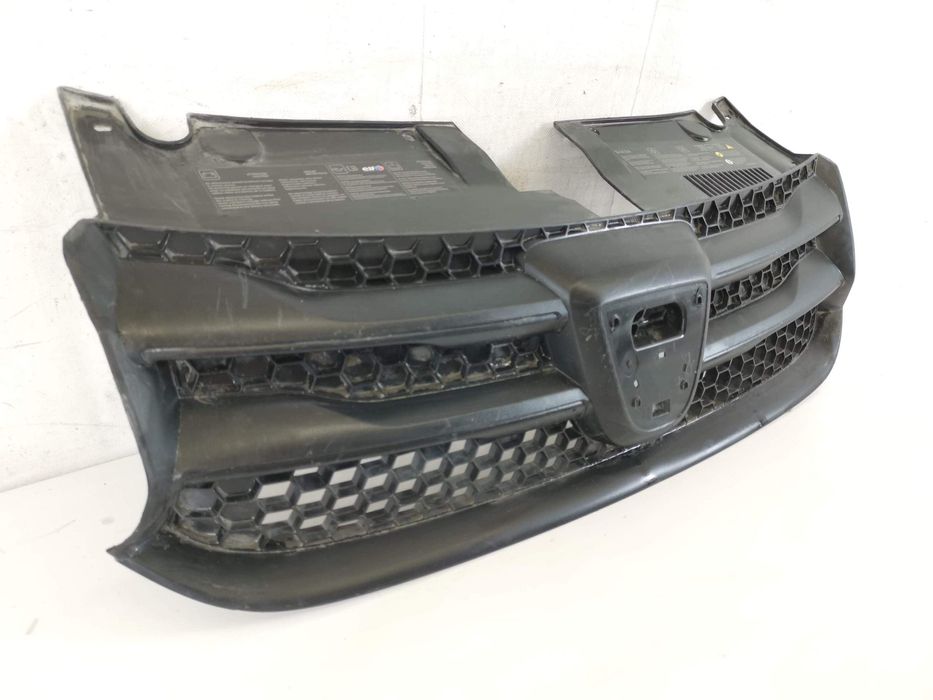 Радиаторна решетка Дачия Логан 2 / Dacia Logan 2 [ - ] Оригинална и в