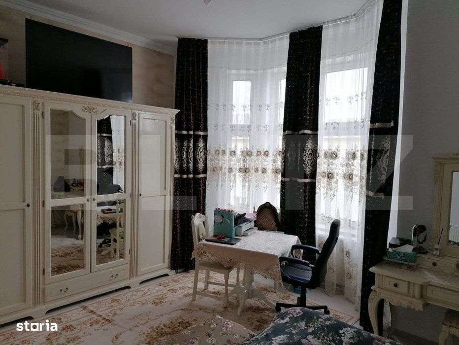 De vanzare apartament 3 camere, ultracentral , cu acoperis