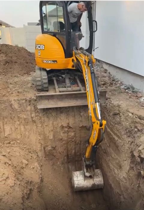 Inchiriez miniexcavator miniincarcator