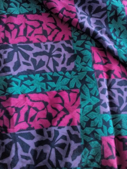 Продавам парчета платове