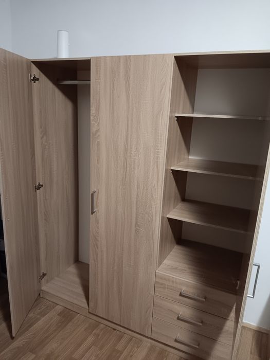 Mobila dormitor Jysk - șifoniere, comoda, noptiere