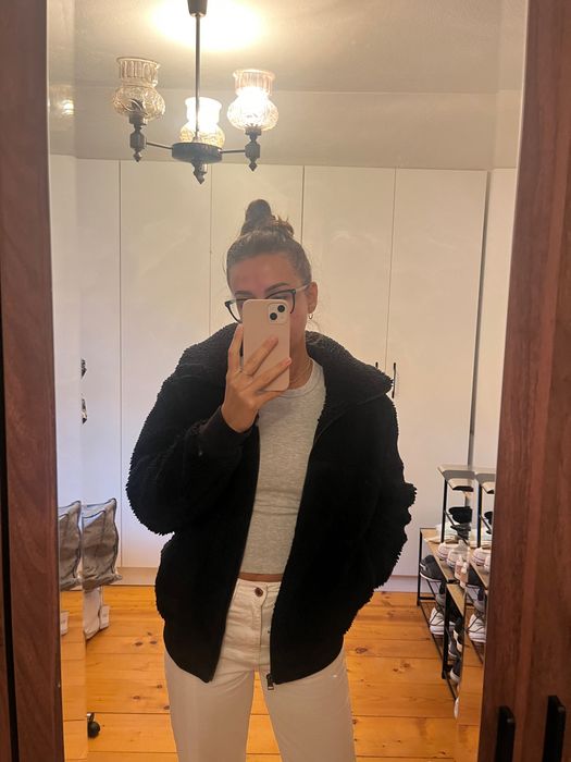 Geaca stil oversized bomber, cu textura de blana de oaie