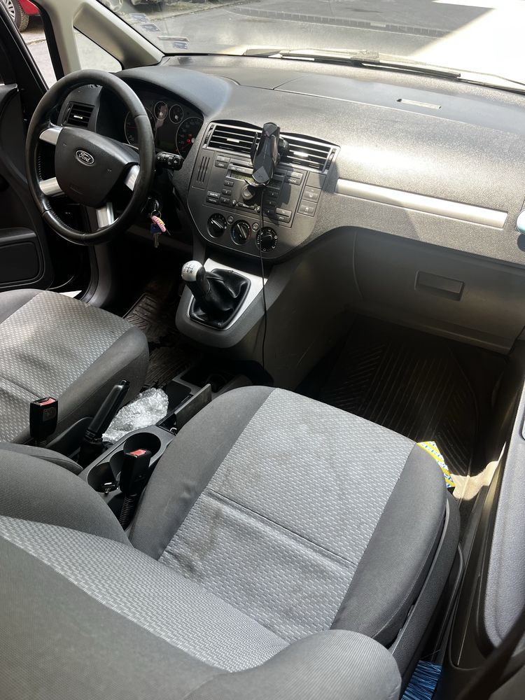 Ford C-max.