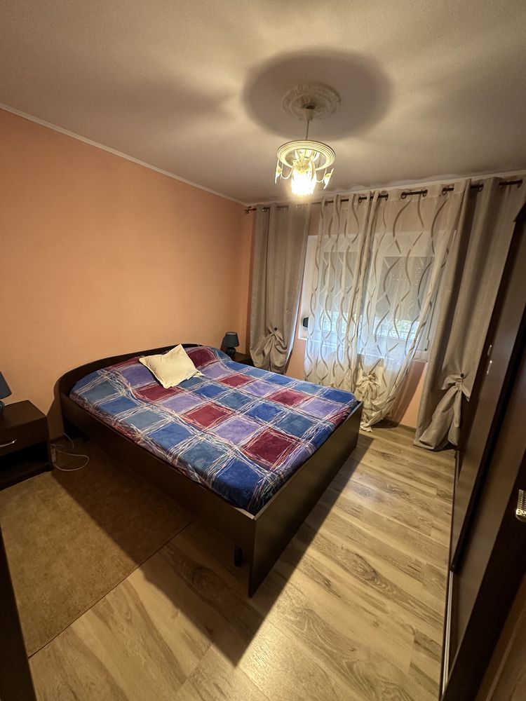 Vand apartament 4 camere