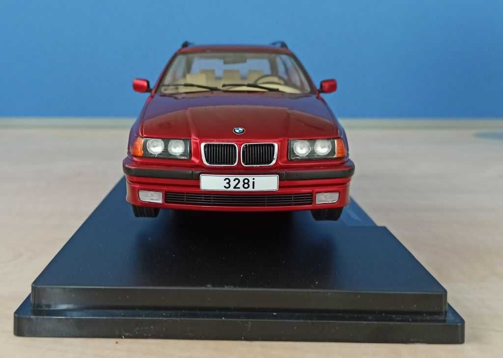 Macheta BMW Seria 3 Touring E36 Break 1995 rosu metalizat - MCG 1/18