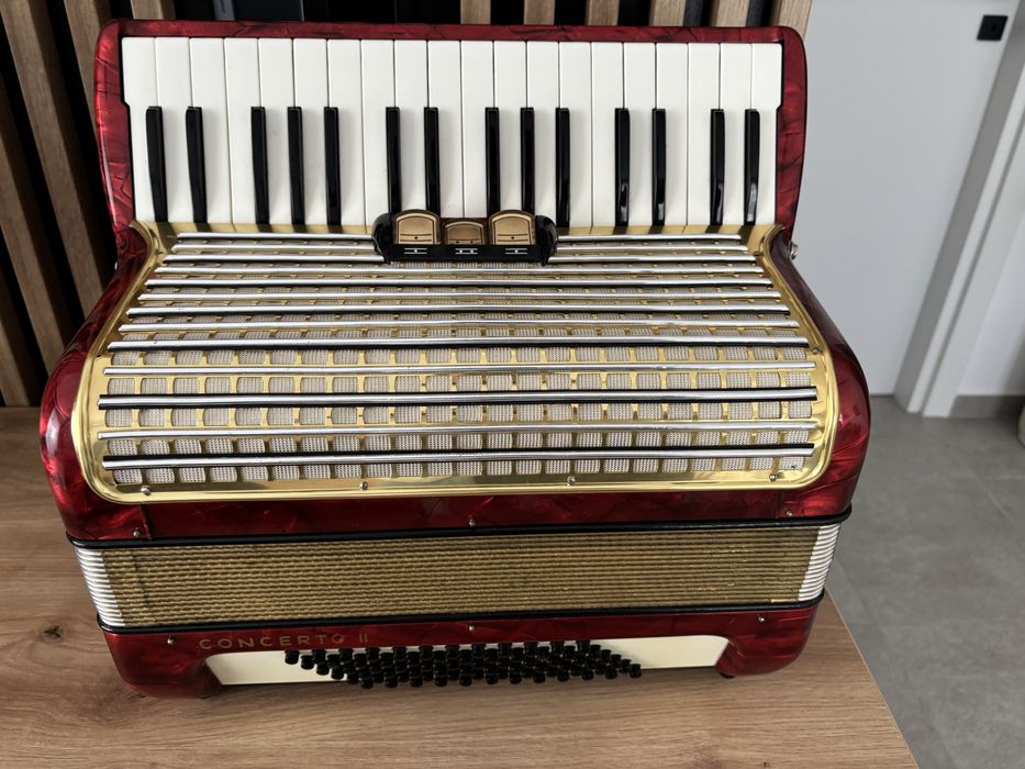 Acordeon Hohner Concerto 2 cu 72 de basi
