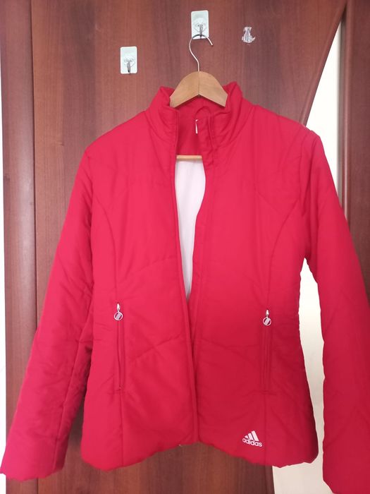 Продам куртки (зимнии), кепки, б/у, обращаться по номеру ниже