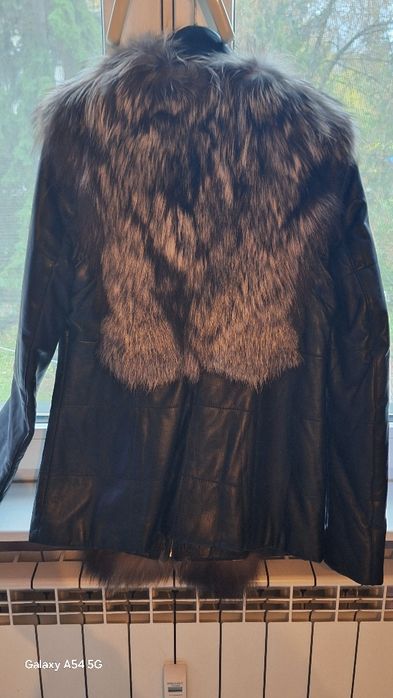Кожено яке с кожа сибирска лисица.