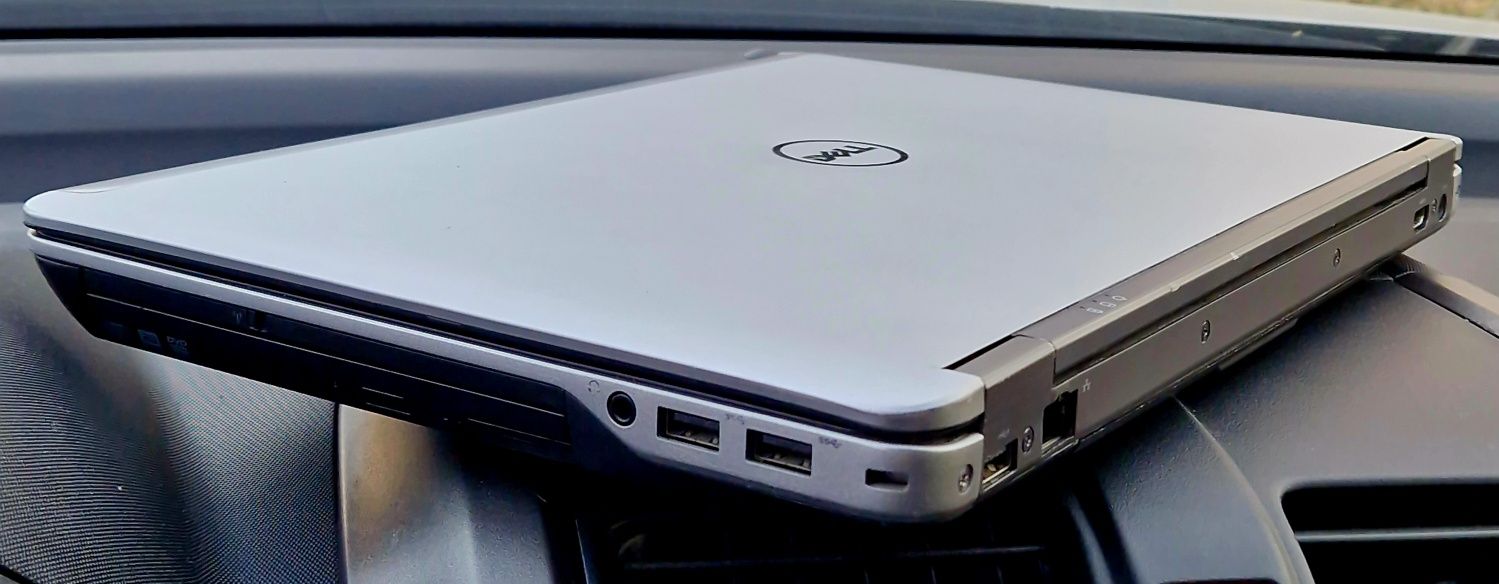 Лаптоп Dell Latitude E6440 Перфектен!