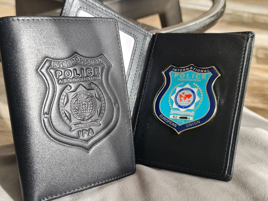 Portofel colectionari ipa+serie,Insigna 3D poli tie,Nou,piele,id cadou