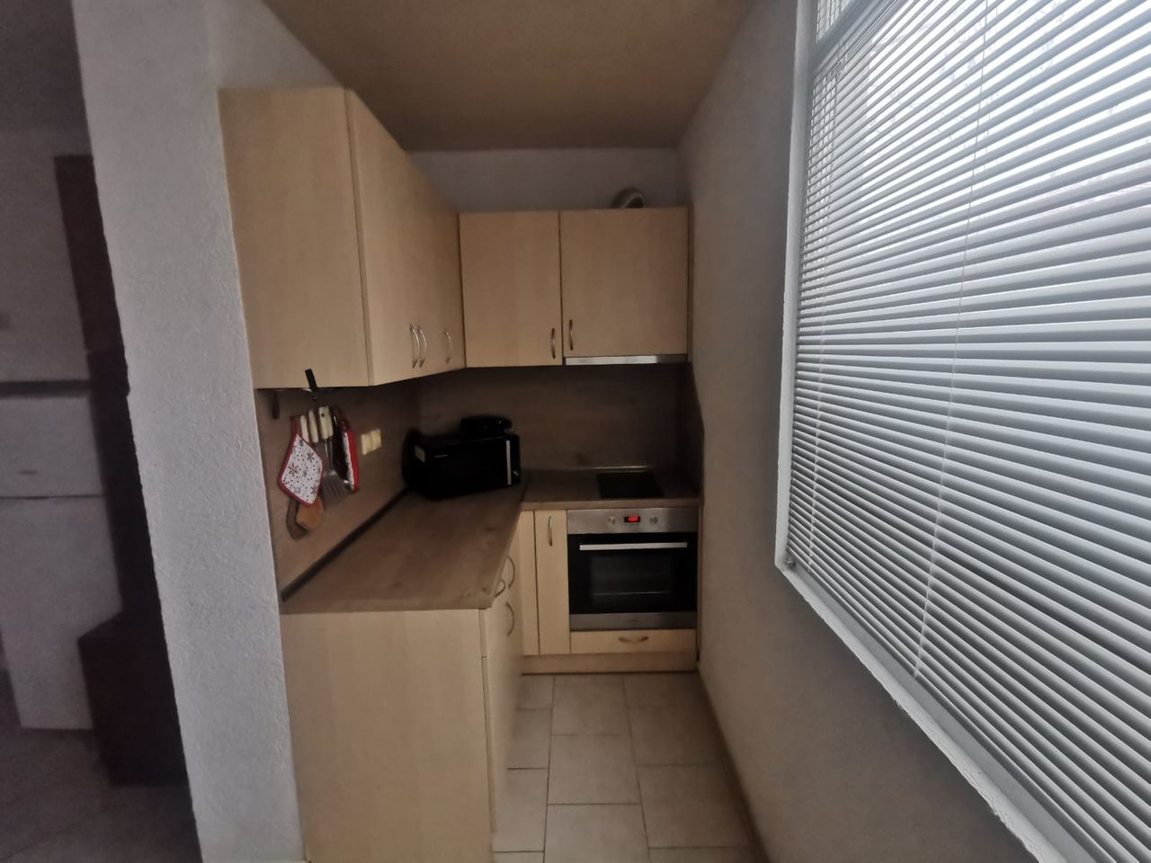 Дава се под наем Двустаен апартамент в Варна, Христо Ботев - 50 кв.м за 280.5 € - Снимка #2