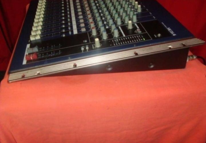 Mixer Yamaha mg16/4
