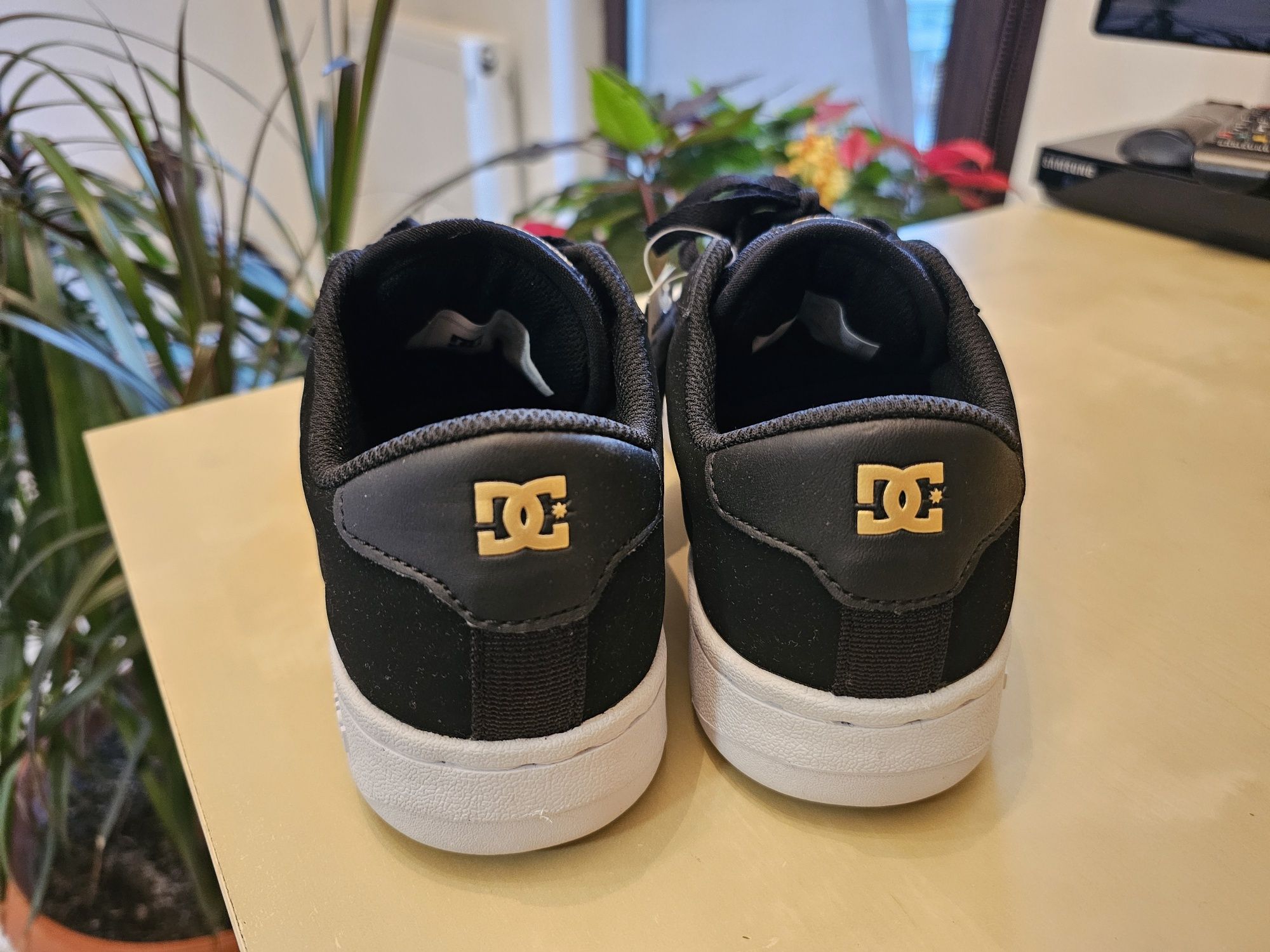 Sneakersi DC Shoes USA dama 37.5